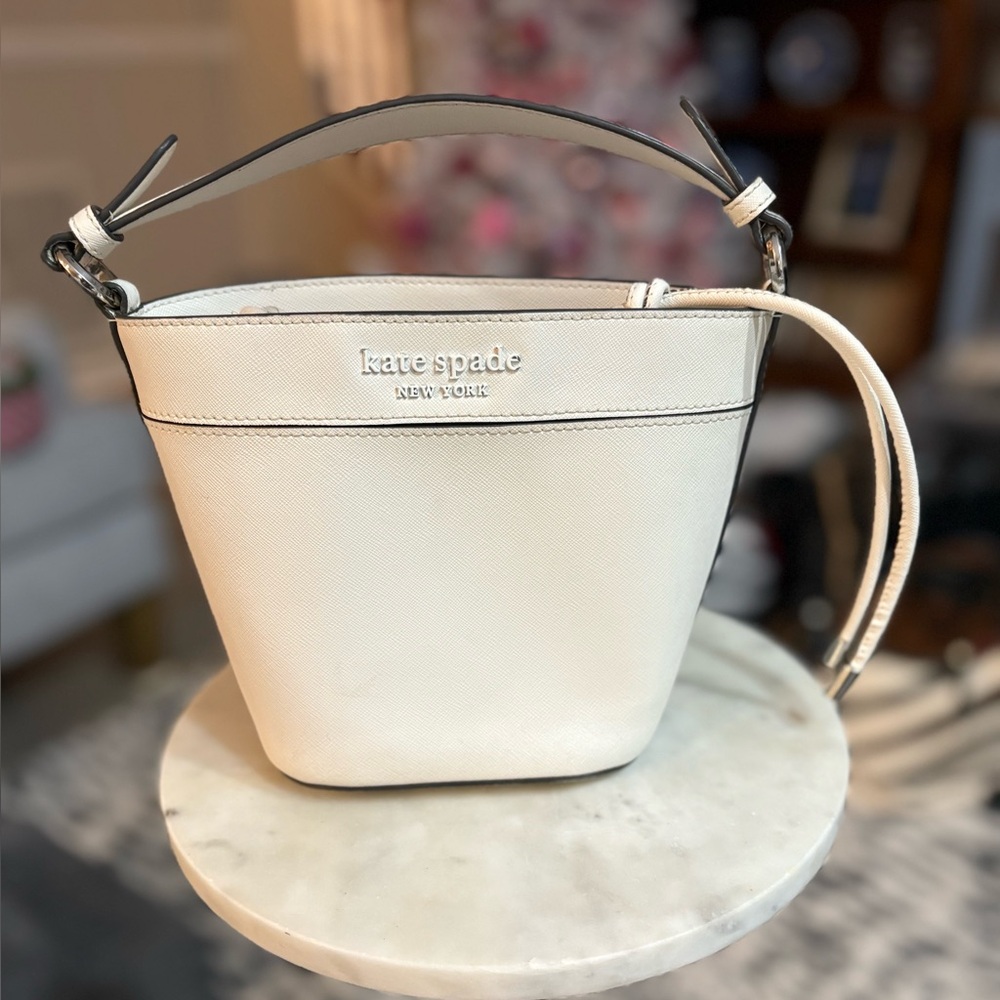 Kate Spade *RARE IN THIS CONDITION *Cameron White Bucket 2-way Bag
